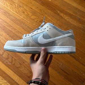 nike dunk low sb grey